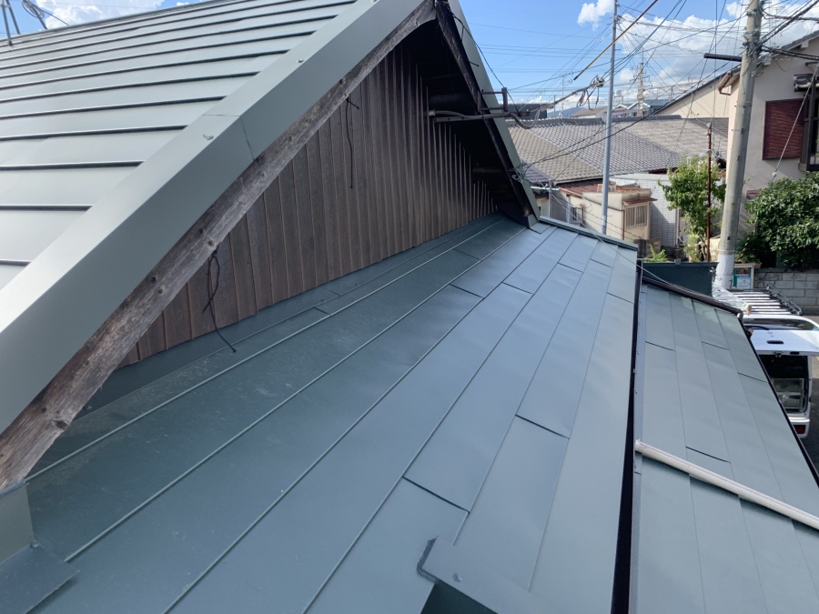 ガルバリウム鋼板屋根