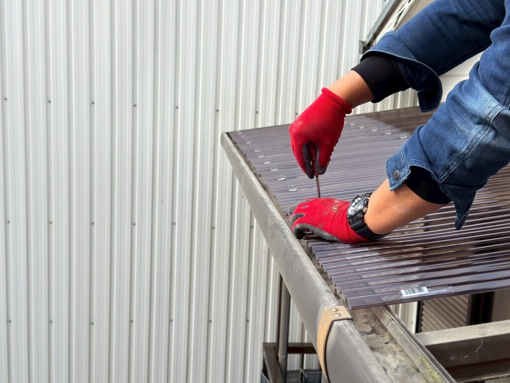 ポリカ波板の張替え